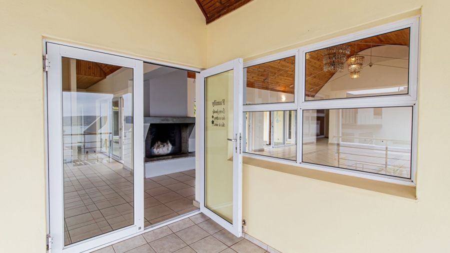 5 Bedroom Property for Sale in Myburgh Park Western Cape